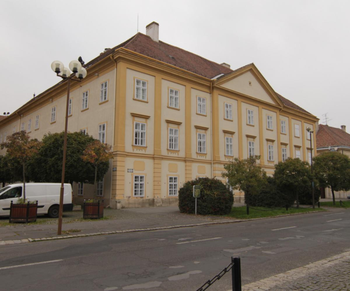 Szombathely, Táncsics Mihály u. 48. szám alatti telken meglévő volt kollégium épület átalakításának 
