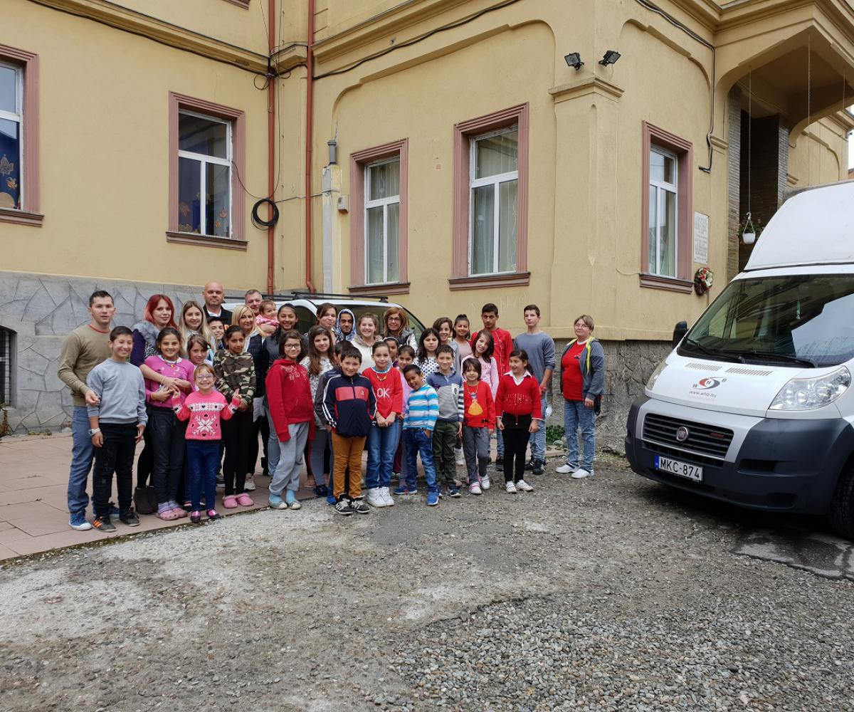 Összefogtak a győriek az erdélyi árvákért