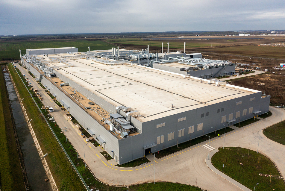 „A Semcorp-beruházás valódi mérföldkő a WHB számára” – Interjú Suppán Mátéval, a WEST HUNGÁRIA BAU Kft. területi igazgatójával